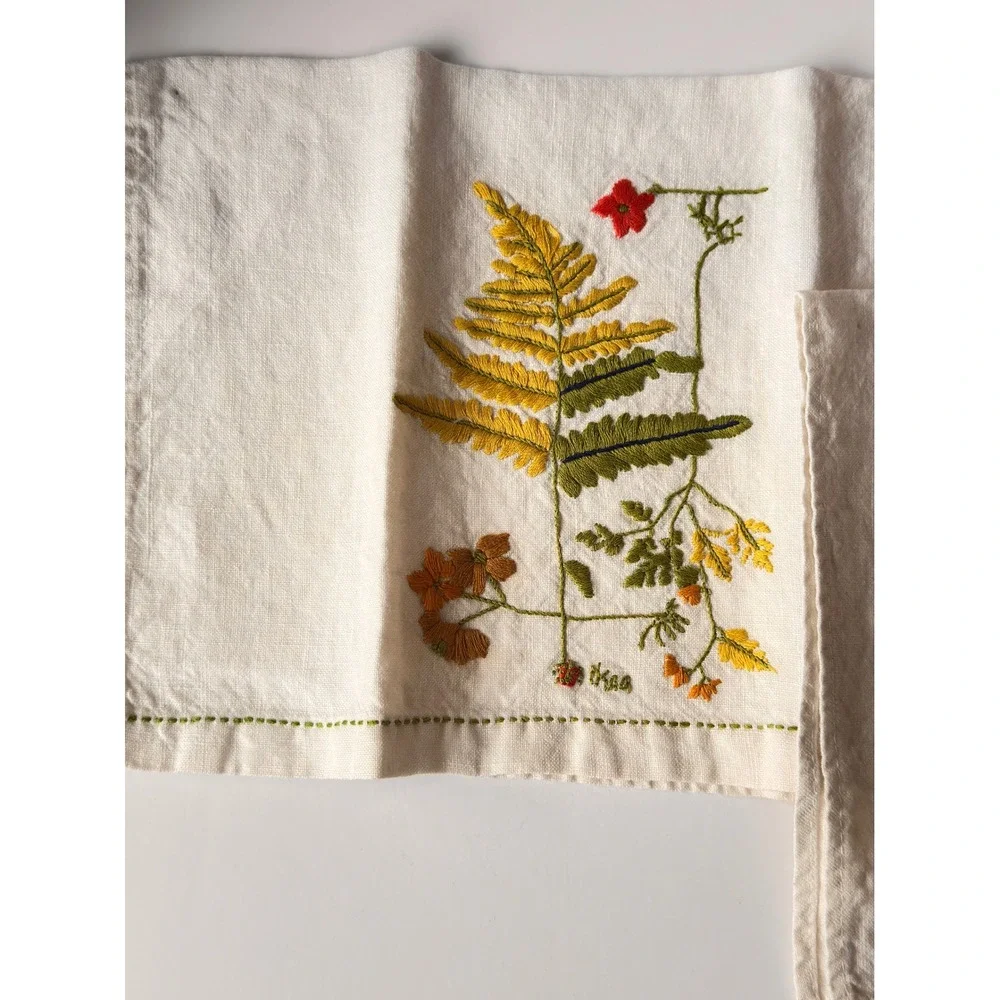 MCM Vera Neumann Vintage Linen Blend Fingertip Towels Embroidered Fern Set of 2